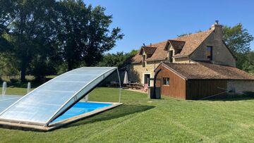 La piscine à l'heure du petit déjeuner 